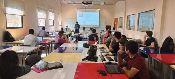 Emprendedores se capacitan para postular a convocatoria de emprendimientos con base tecnológica