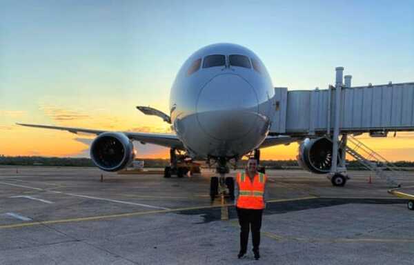 Esteña, primera ingeniera aeronáutica paraguaya hará doctorado en EEUU