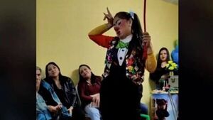Niño contó en un cumple que su papá le puso los cuernos a su mamá