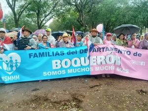 Familias de Boquerón se adhirieron a protesta en contra de la transformación educativa  - Noticias del Chaco - ABC Color