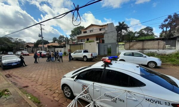 Vecinos y policías frustraron secuestro: Rescataron a víctima del maletero