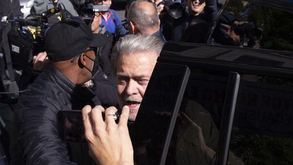 Steve Bannon, ex asesor de Trump, condenado a cuatro meses de cárcel