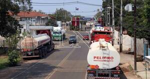 La Nación / Descenso de precios del petróleo explicaría mayor volumen de combustible importado en Paraguay, señalan