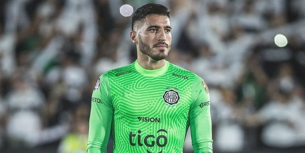 Gastón Olveira entre los reservados de Uruguay para Qatar 2022 - trece