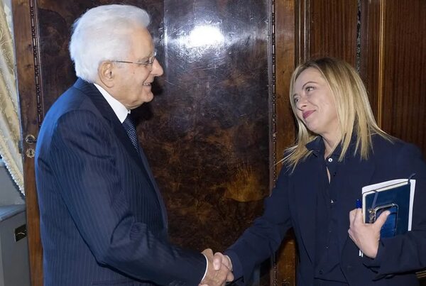 Juró Giorgia Meloni, la primera mujer en el ejecutivo de Italia - Mundo - ABC Color