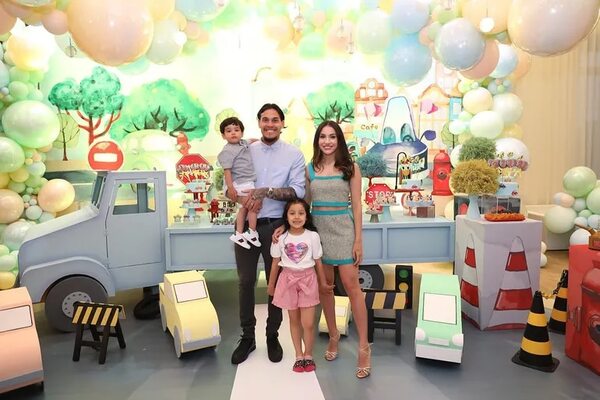 Gustavo Gómez celebró el segundo año de su hijo Lucca - Gente - ABC Color