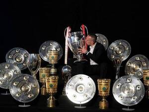 Crónica / [VIDEO] Ganó 24 títulos con el Bayern y hoy anunció que deja el fútbol