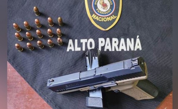 Asalto con toma de rehenes: hallan otra pistola debajo de un congelado