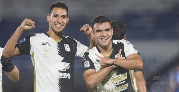 Tacuary se luce con goles y destroza al 12 de Octubre