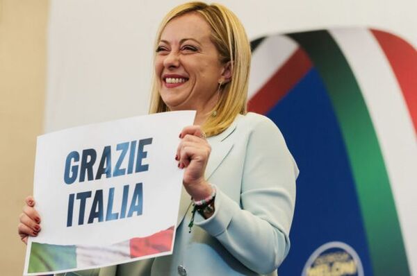 Giorgia Meloni jurará como la primera mujer en gobernar Italia con una coalición cargada de tensiones.
