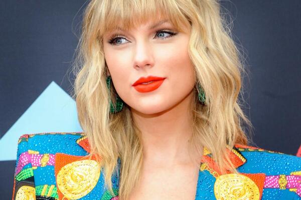 "Midnights": Taylor Swift vuelve al pop en sus noches de desvelo - El Independiente