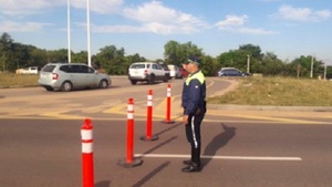 Bloquean un carril de la Costanera Norte de Asunción