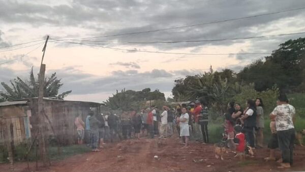 Vecinos destruyeron la casa de un supuesto microtraficante