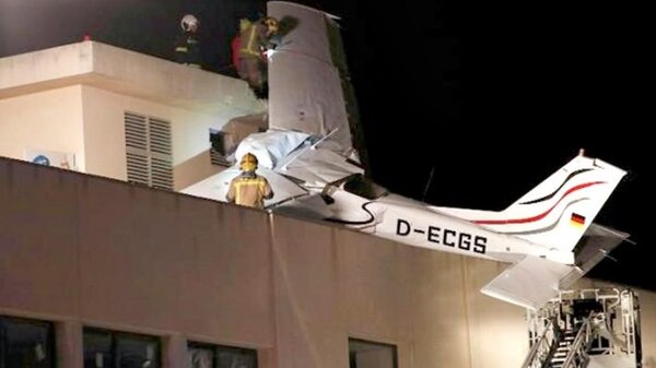 Diario HOY | Dos muertos al estrellarse pequeño avión en edificio de New Hampshire, EEUU