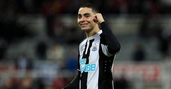 La Nación / Corean el nombre de Miguel Almirón en bares de Inglaterra