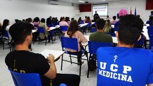 Charla Magistral sobre: “prevención, detección y tratamiento del mamá en UCP