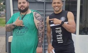Hincha que se tatuó gol de Richard Ortiz se encontró con su ídolo y celebró