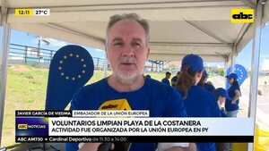 Voluntarios limpian playa de la Costanera - ABC Noticias - ABC Color