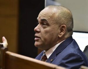 Bachi alardea de sus bienes en redes  luego de autodeclararse un “sogue” - Política - ABC Color