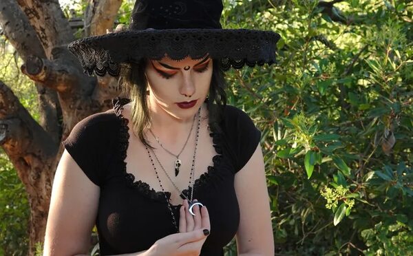Noche de Brujas: qué se celebra y qué tiene que ver con la wicca - ABC Revista - ABC Color