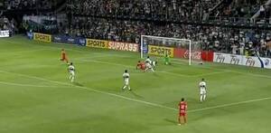 Crónica / [VIDEO] La tapada de Olveira que evitó un golazo a los 95