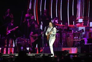 Marco Antonio Solís invitó a vivir el presente, sin anticipar la Navidad - Música - ABC Color