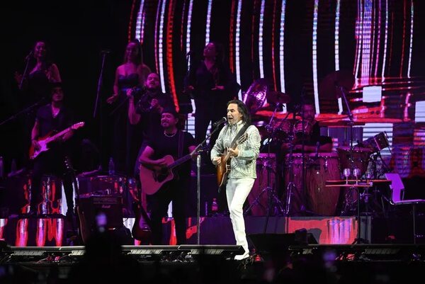 Marco Antonio Solís invitó a vivir el presente, sin anticipar la Navidad - Música - ABC Color