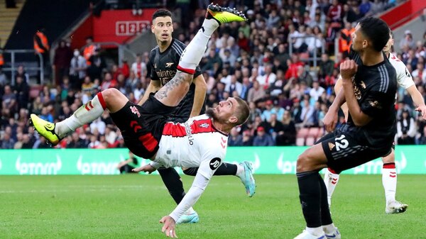 Arsenal empata en Southampton, pero sigue como líder solitario