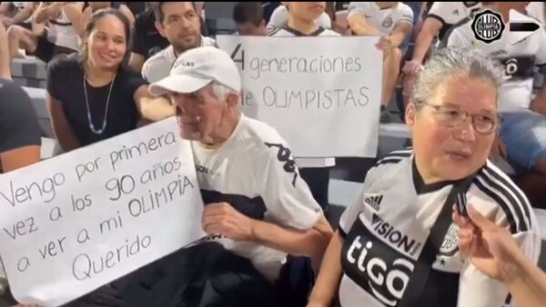 Vio jugar a Olimpia en Para Uno por primera vez a sus 90 años