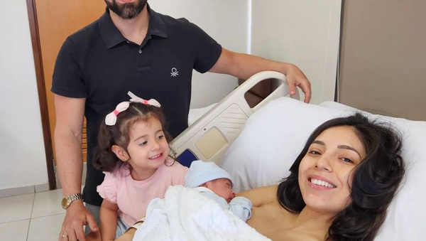 Crónica / Nació el bebé de los conductores de TV Silvita Romero y David Mussi
