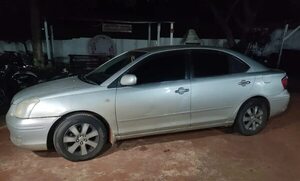 Encuentran abandonado un auto que fue robado a conductora de Bolt - Policiales - ABC Color