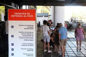 Diario HOY | Desde hoy ya no exigen carnet Covid ni test para entrar al país
