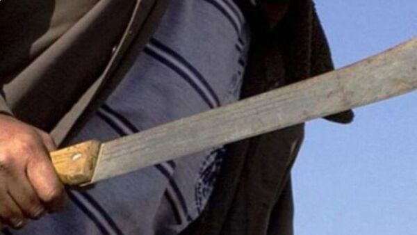 Macheteó más de 5 veces a su primo y rajó