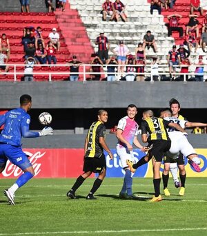 Guaraní 1-Cerro Porteño 2: El Ciclón, rescatado por el VAR - Fútbol - ABC Color