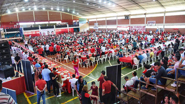 Marito y Wiens realizaron multitudinario acto en Ciudad del Este | DIARIO PRIMERA PLANA