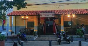 La Nación / Caen dos motochorros con teléfonos robados y un machete