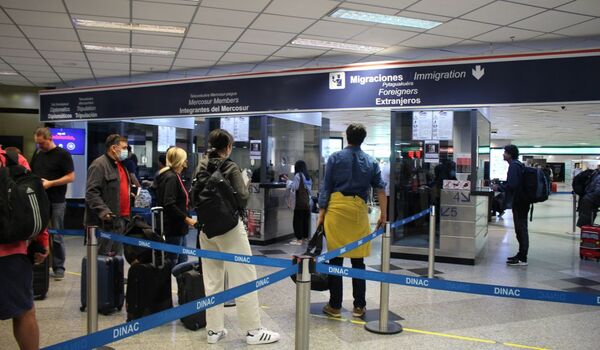 Paraguay actualiza su ley migratoria en un escenario de retorno de visitantes - Revista PLUS