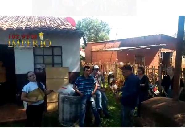 Con prepotencia y acusación falsa pretenden apoderarse de una vivienda - Radio Imperio