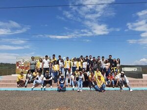 Jóvenes realizan Tour Histórico “Campaña de las Cordilleras” - Viajes - ABC Color