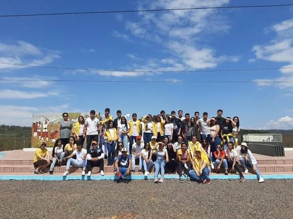 Jóvenes realizan Tour Histórico “Campaña de las Cordilleras” - Viajes - ABC Color
