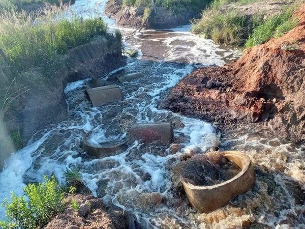 Compañías de Acahay y María Antonia se encuentran aisladas por caída de puentes - Nacionales - ABC Color