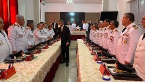 Mario Abdo acompaña apertura de Tribunal de Calificaciones