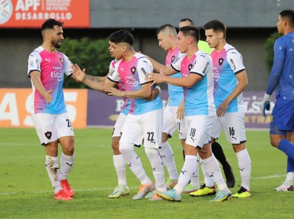 Cerro gana en el Este y sigue muy prendido en la lucha por el título - La Clave