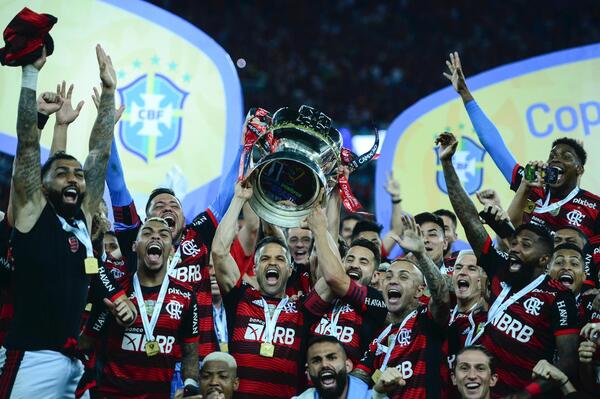 Los galácticos del Flamengo y Copa Libertadores - El Independiente