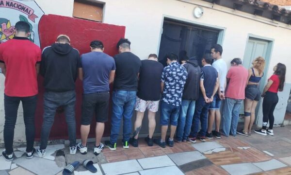 Terminaron karaoke en la comisaría