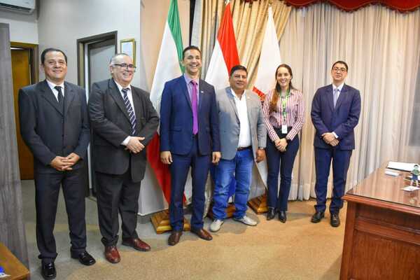 TEMAS DE GRAN INTERÉS SANITARIO-DEPARTAMENTAL FUERON TRATADOS EN REUNIÓN CONJUNTA ENTRE DIRECTIVOS DEL ERSSAN Y EL GOBERNADOR DE ITAPÚA