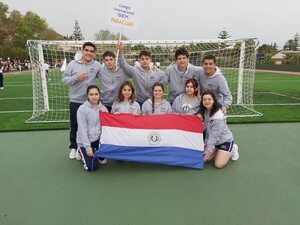 Juegos estudiantiles: Lote de preseas de España - Polideportivo - ABC Color