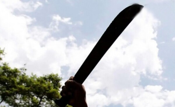 Intentó matar a machetazos a su primo en el barrio Santa Ana