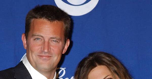 La Nación / Matthew Perry confesó que Jennifer Aniston le enfrentó para que dejara el alcohol