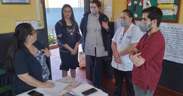 La Nación / Hernandarias: de 40 alumnos, 14 se contagiaron de varicela y Salud Pública intervino escuela